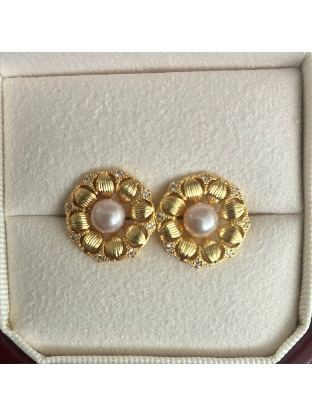Elegant Gold and Pearl Earrings